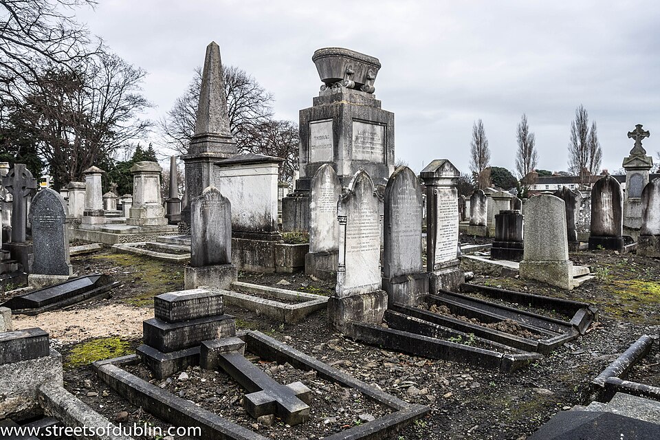 File:Mount Jerome Cemetery - (8370766911).jpg